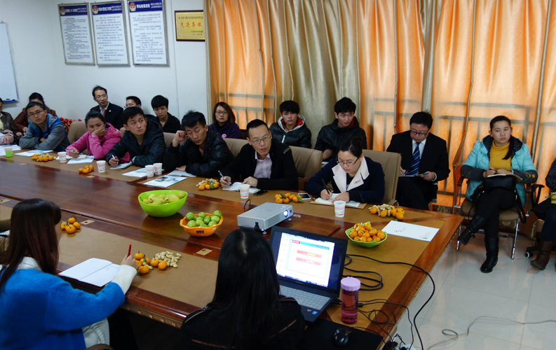 天度第四屆客戶沙龍及網(wǎng)絡(luò)營銷分享會于2013年10月23日舉行，30余家客戶參加了本次沙龍和講座，并給予高度贊許和認可。事實證明，天度在不斷強化產(chǎn)品和服務(wù)品質(zhì)的同時，我們還持續(xù)不斷加強對客戶網(wǎng)站運營和營銷推廣上的支持。選擇天度，就是選擇了一條通往新媒體營銷和電子商務(wù)的捷徑。