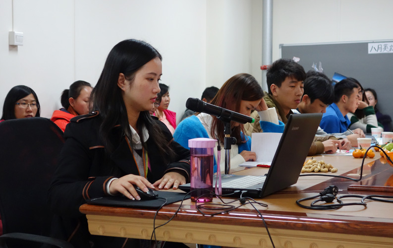 昆明天度網(wǎng)絡(luò)公司從2013年開始籌備新媒體營銷公益講座和老客戶網(wǎng)絡(luò)營銷沙龍，我們邀請了國內(nèi)網(wǎng)絡(luò)營銷和移動互聯(lián)網(wǎng)營銷專家親臨公司，為保證培訓(xùn)質(zhì)量和溝通效果，我們每次只邀請20-30家老客戶參加（全免費），我們將秉承全公益、全免費、不推銷任何產(chǎn)品和服務(wù)、只講干貨等原則，為新老客戶創(chuàng)造更多價值。