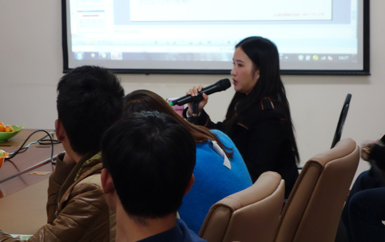 昆明天度網(wǎng)絡(luò)公司從2013年開始籌備新媒體營銷公益講座和老客戶網(wǎng)絡(luò)營銷沙龍，我們邀請了國內(nèi)網(wǎng)絡(luò)營銷和移動互聯(lián)網(wǎng)營銷專家親臨公司，為保證培訓(xùn)質(zhì)量和溝通效果，我們每次只邀請20-30家老客戶參加（全免費），我們將秉承全公益、全免費、不推銷任何產(chǎn)品和服務(wù)、只講干貨等原則，為新老客戶創(chuàng)造更多價值。